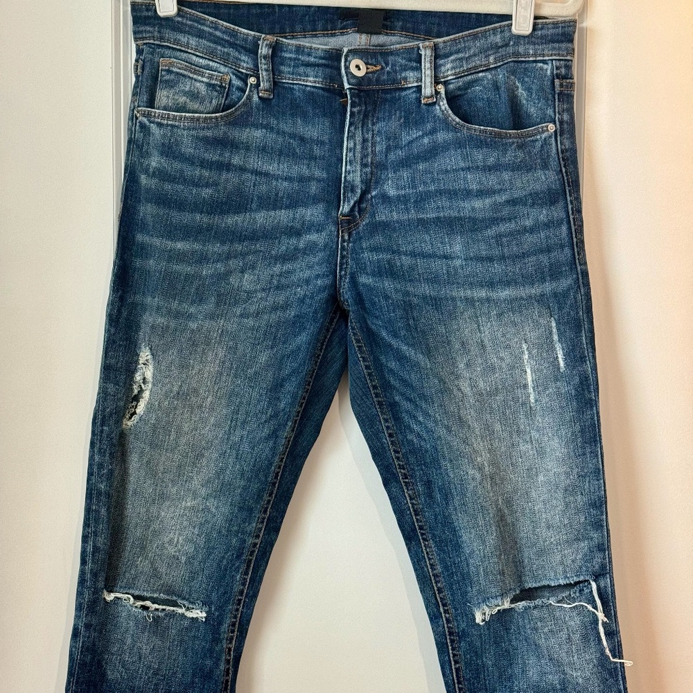 H&M RIPPED JEANS- SIZE US 30